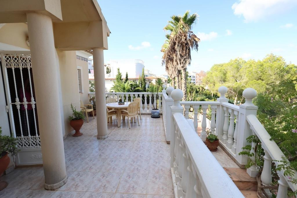 For sale - 5 Bedroom 4 Bathroom House - Detached Villa in Orihuela - Orihuela Costa  - Alicante