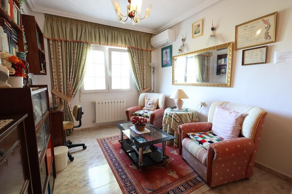 For sale - 5 Bedroom 4 Bathroom House - Detached Villa in Orihuela - Orihuela Costa  - Alicante