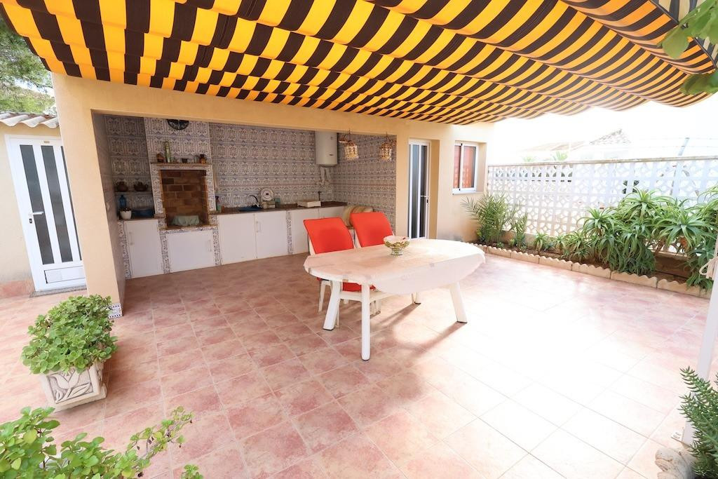 For sale - 5 Bedroom 4 Bathroom House - Detached Villa in Orihuela - Orihuela Costa  - Alicante