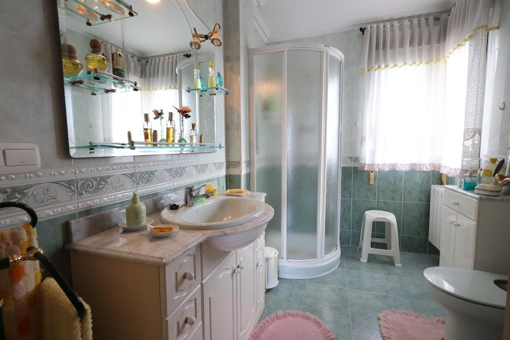 For sale - 5 Bedroom 4 Bathroom House - Detached Villa in Orihuela - Orihuela Costa  - Alicante