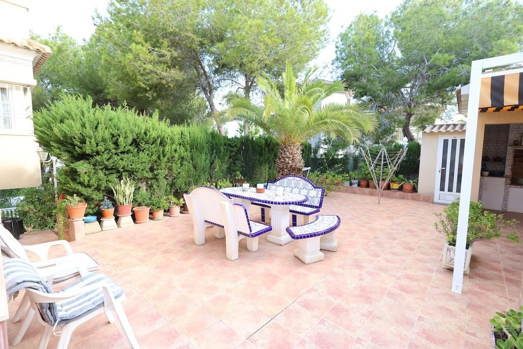 For sale - 5 Bedroom 4 Bathroom House - Detached Villa in Orihuela - Orihuela Costa  - Alicante