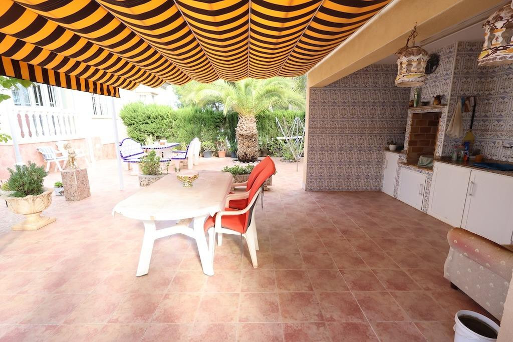 For sale - 5 Bedroom 4 Bathroom House - Detached Villa in Orihuela - Orihuela Costa  - Alicante