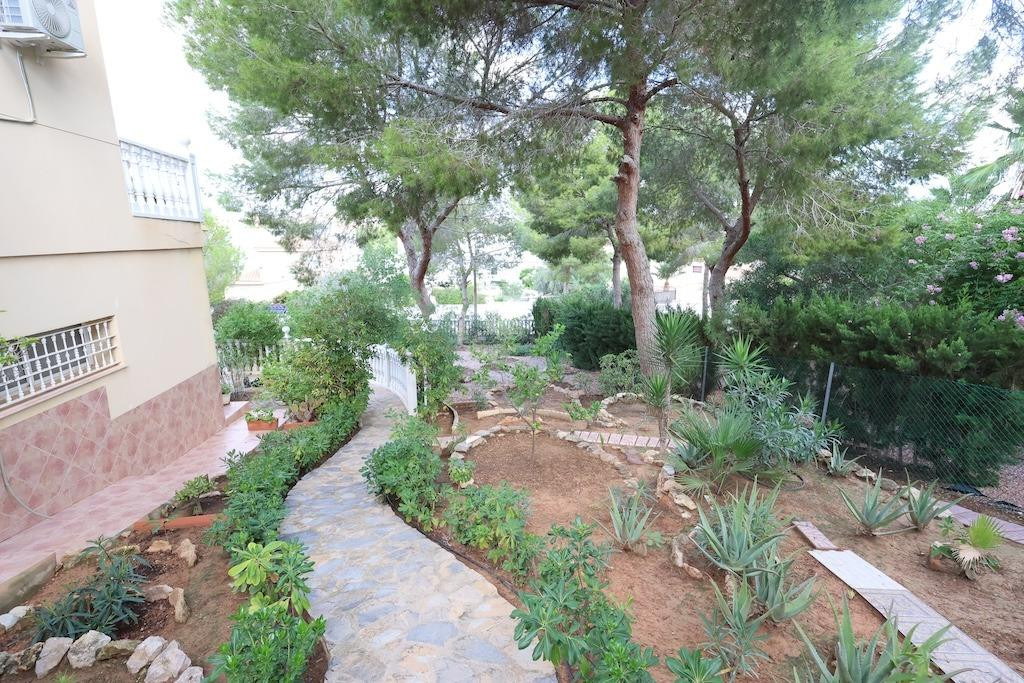 For sale - 5 Bedroom 4 Bathroom House - Detached Villa in Orihuela - Orihuela Costa  - Alicante