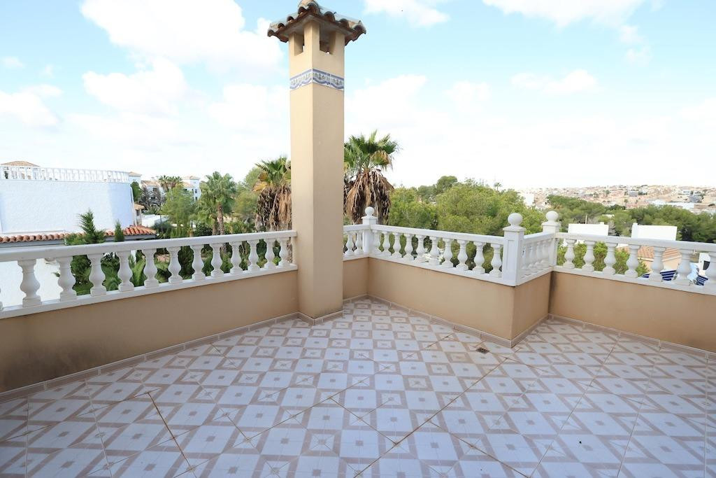 For sale - 5 Bedroom 4 Bathroom House - Detached Villa in Orihuela - Orihuela Costa  - Alicante