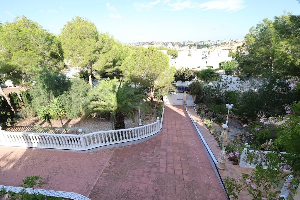 For sale - 5 Bedroom 4 Bathroom House - Detached Villa in Orihuela - Orihuela Costa  - Alicante