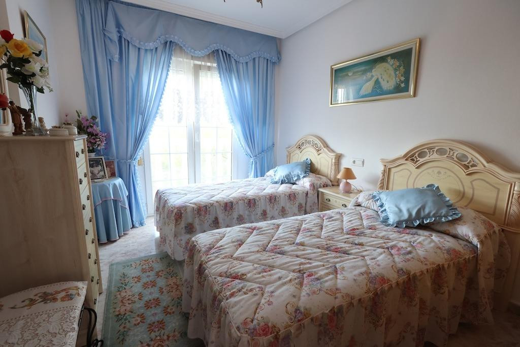 For sale - 5 Bedroom 4 Bathroom House - Detached Villa in Orihuela - Orihuela Costa  - Alicante