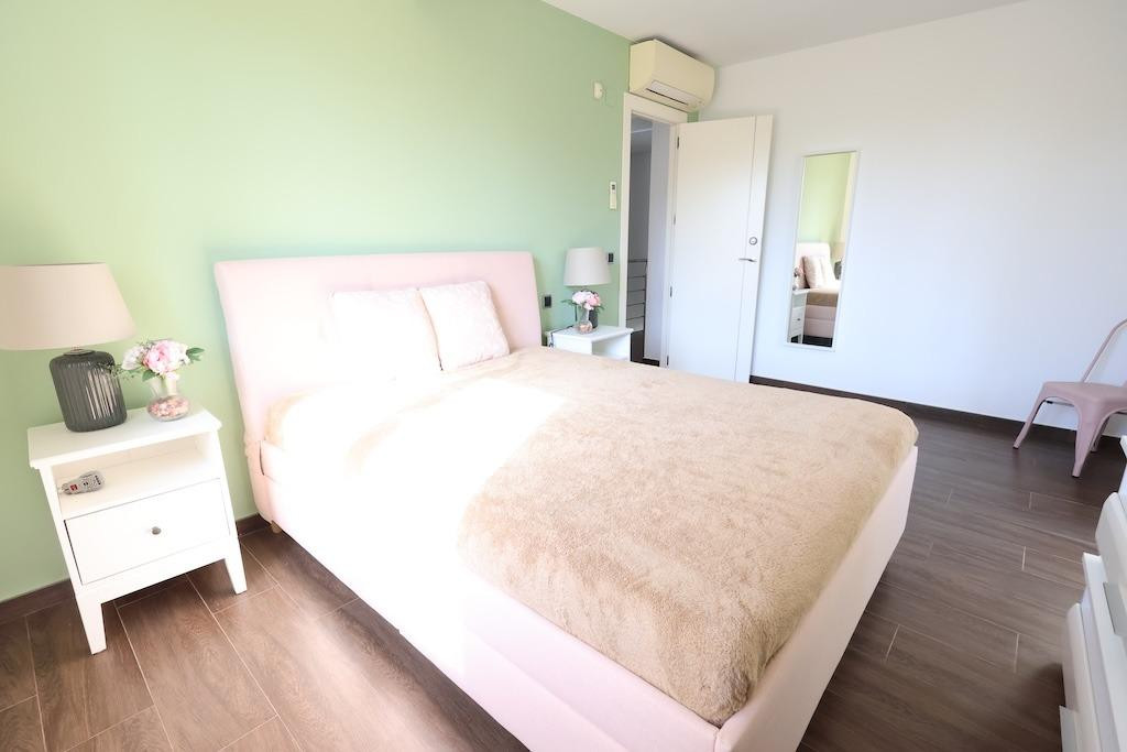 For sale - 4 Bedroom 3 Bathroom House - Detached Villa in Orihuela - Cabo Roig  - Alicante