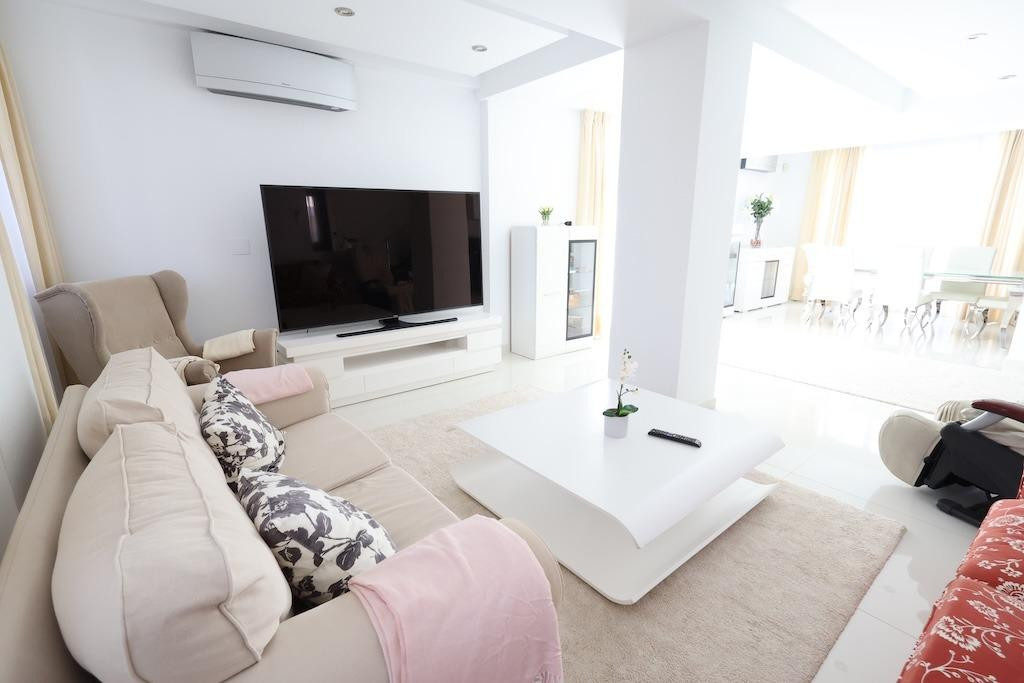 For sale - 4 Bedroom 3 Bathroom House - Detached Villa in Orihuela - Cabo Roig  - Alicante