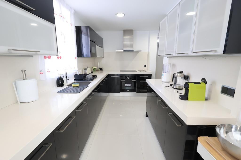 For sale - 4 Bedroom 3 Bathroom House - Detached Villa in Orihuela - Cabo Roig  - Alicante