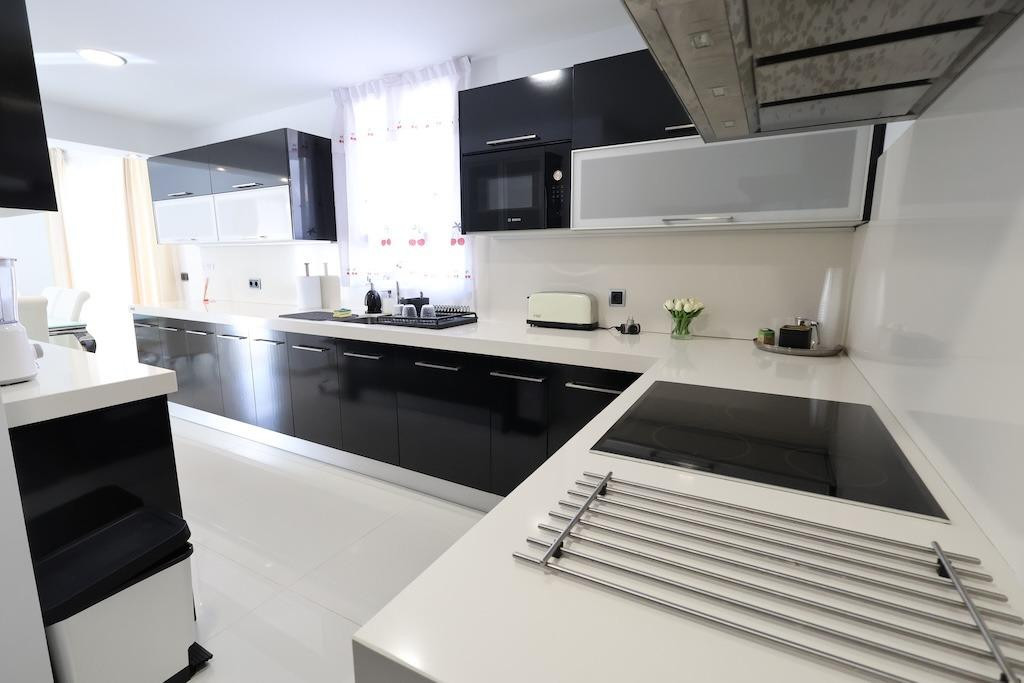 For sale - 4 Bedroom 3 Bathroom House - Detached Villa in Orihuela - Cabo Roig  - Alicante