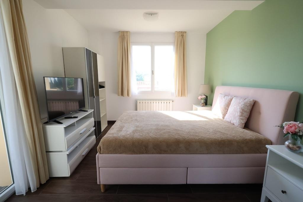 For sale - 4 Bedroom 3 Bathroom House - Detached Villa in Orihuela - Cabo Roig  - Alicante