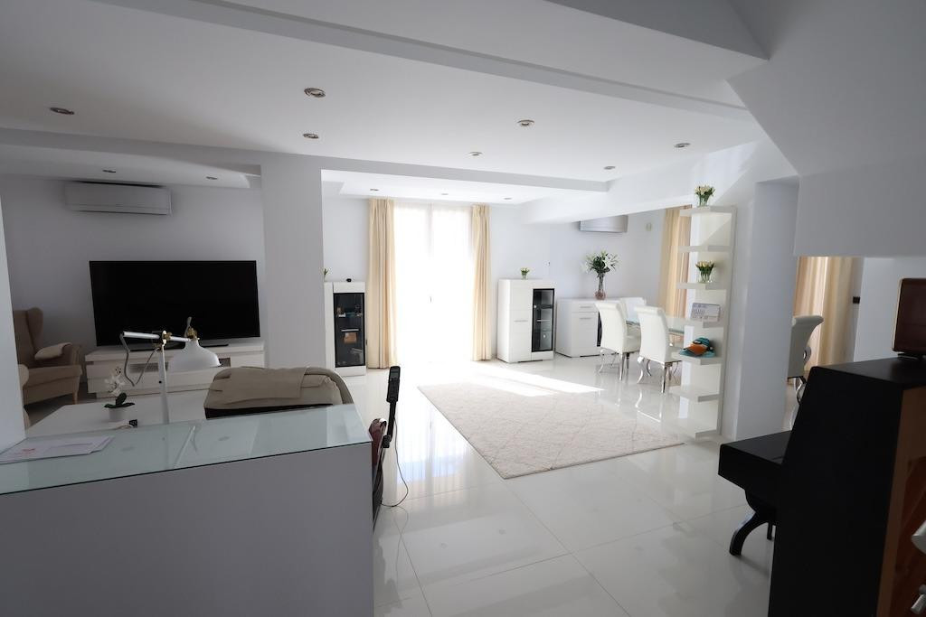 For sale - 4 Bedroom 3 Bathroom House - Detached Villa in Orihuela - Cabo Roig  - Alicante