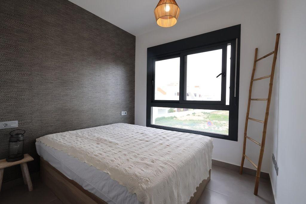 For sale - 2 Bedroom 2 Bathroom House - Bungalow in Pilar de la Horadada - Pilar de la Horadada Centro  - Alicante