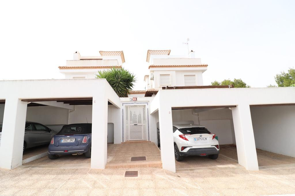For sale - 3 Bedroom 3 Bathroom House - Detached Villa in Orihuela - Orihuela Costa  - Alicante