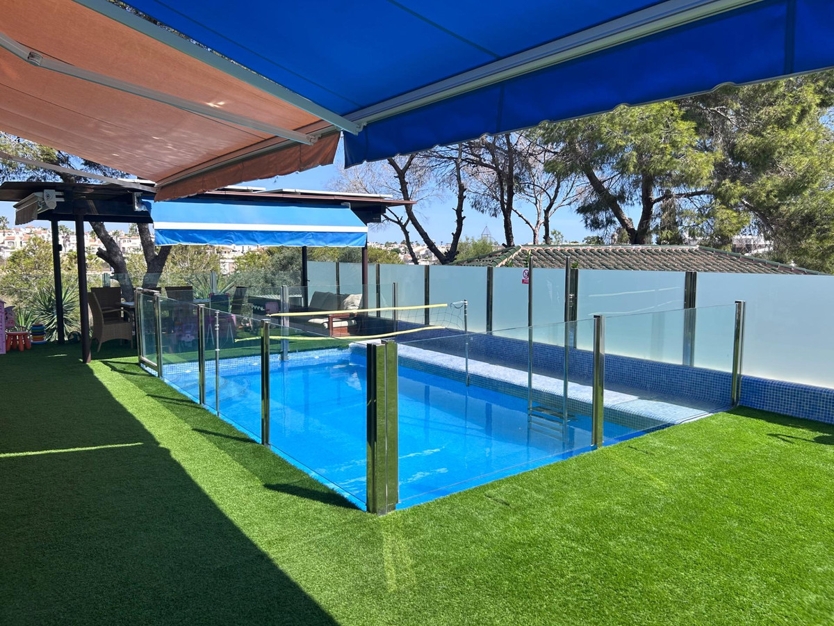 For sale - 3 Bedroom 3 Bathroom House - Detached Villa in Orihuela - Orihuela Costa  - Alicante