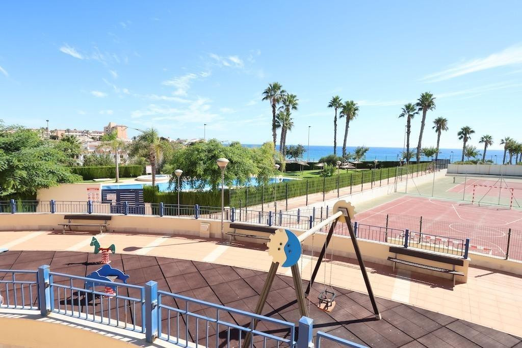 For sale - 3 Bedroom 2 Bathroom Apartment - Penthouse in Orihuela - Mil Palmeras  - Alicante