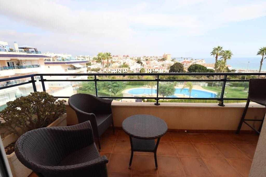 For sale - 3 Bedroom 2 Bathroom Apartment - Penthouse in Orihuela - Mil Palmeras  - Alicante