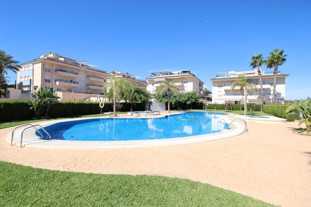 For sale - 3 Bedroom 2 Bathroom Apartment - Penthouse in Orihuela - Mil Palmeras  - Alicante