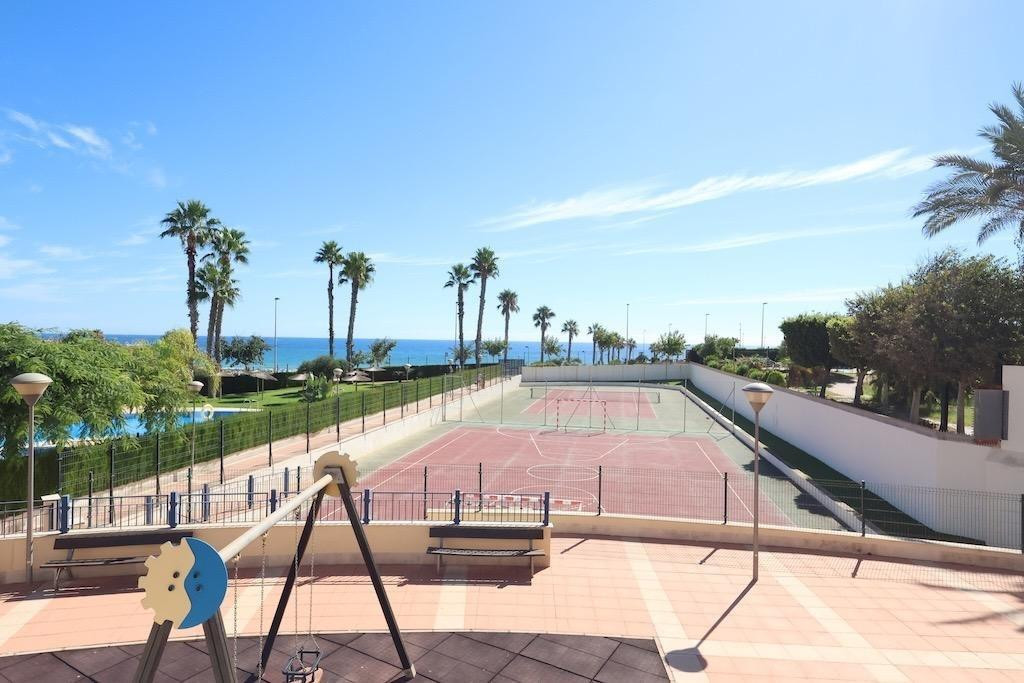 For sale - 3 Bedroom 2 Bathroom Apartment - Penthouse in Orihuela - Mil Palmeras  - Alicante