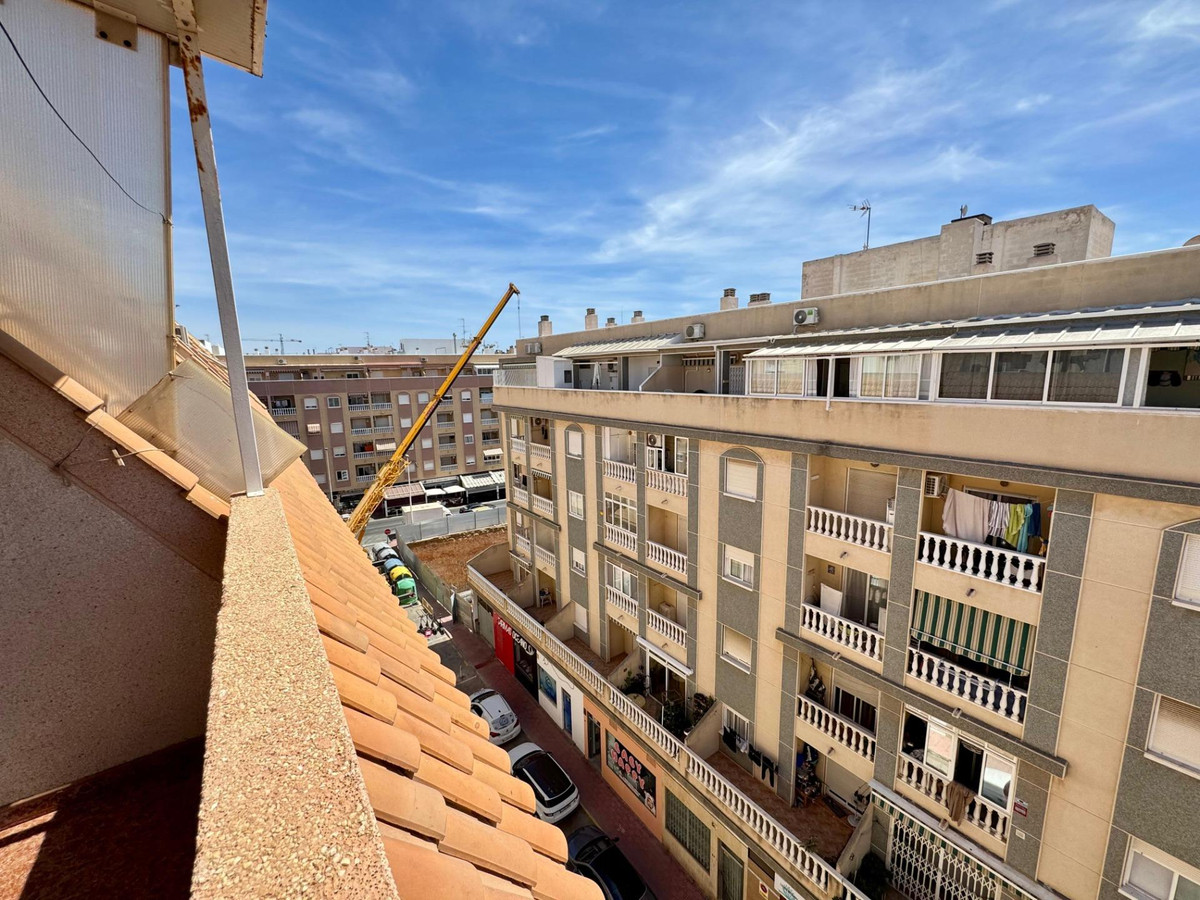 For sale - 2 Bedroom 1 Bathroom Apartment - Penthouse in Torrevieja - Torrevieja Centro  - Alicante