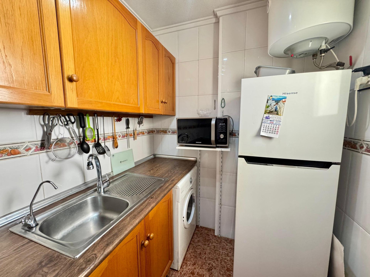 For sale - 2 Bedroom 1 Bathroom Apartment - Penthouse in Torrevieja - Torrevieja Centro  - Alicante