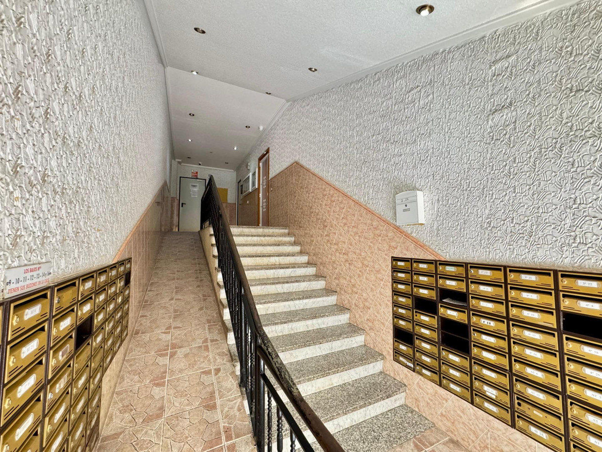 For sale - 2 Bedroom 1 Bathroom Apartment - Penthouse in Torrevieja - Torrevieja Centro  - Alicante