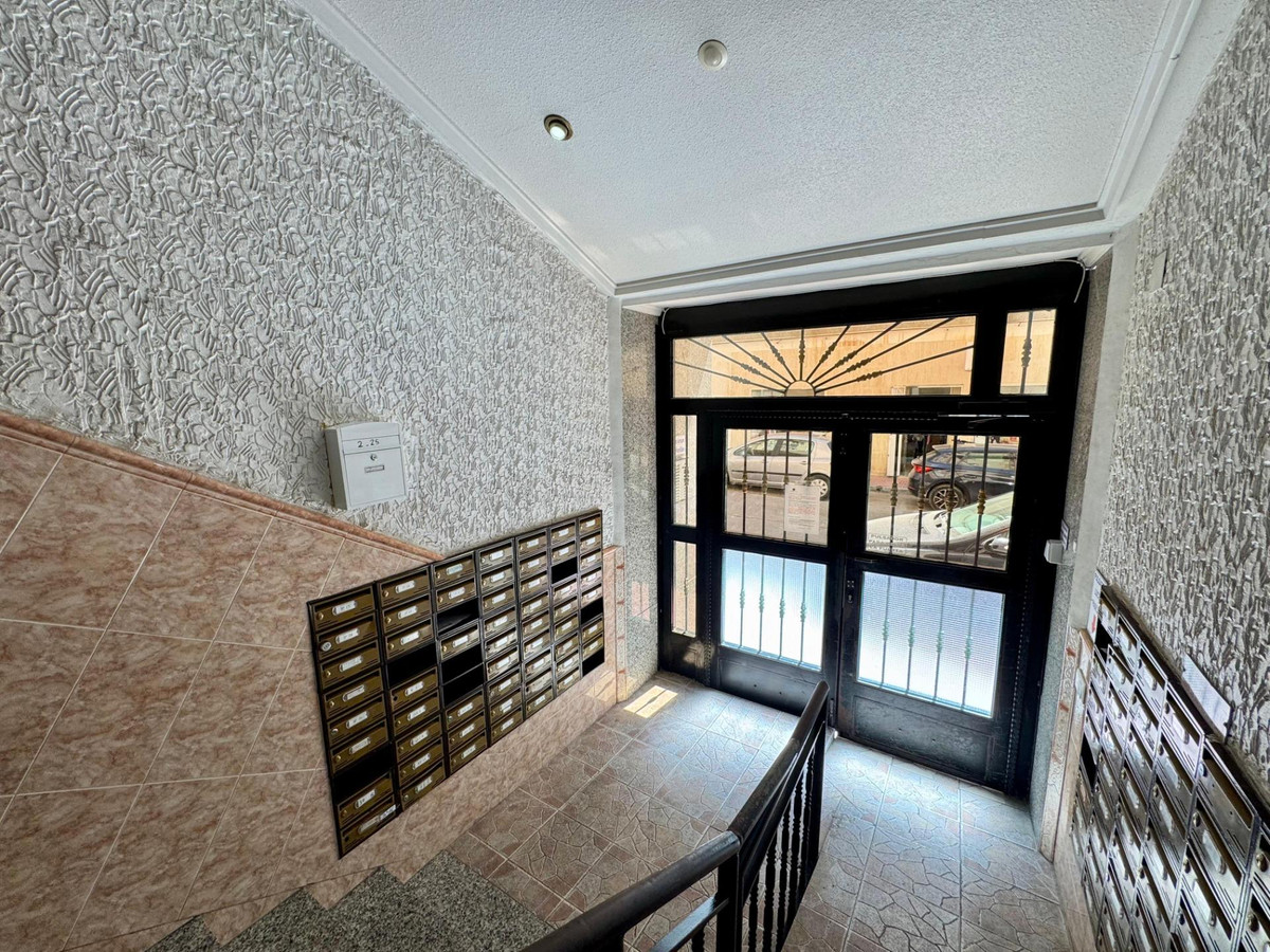 For sale - 2 Bedroom 1 Bathroom Apartment - Penthouse in Torrevieja - Torrevieja Centro  - Alicante