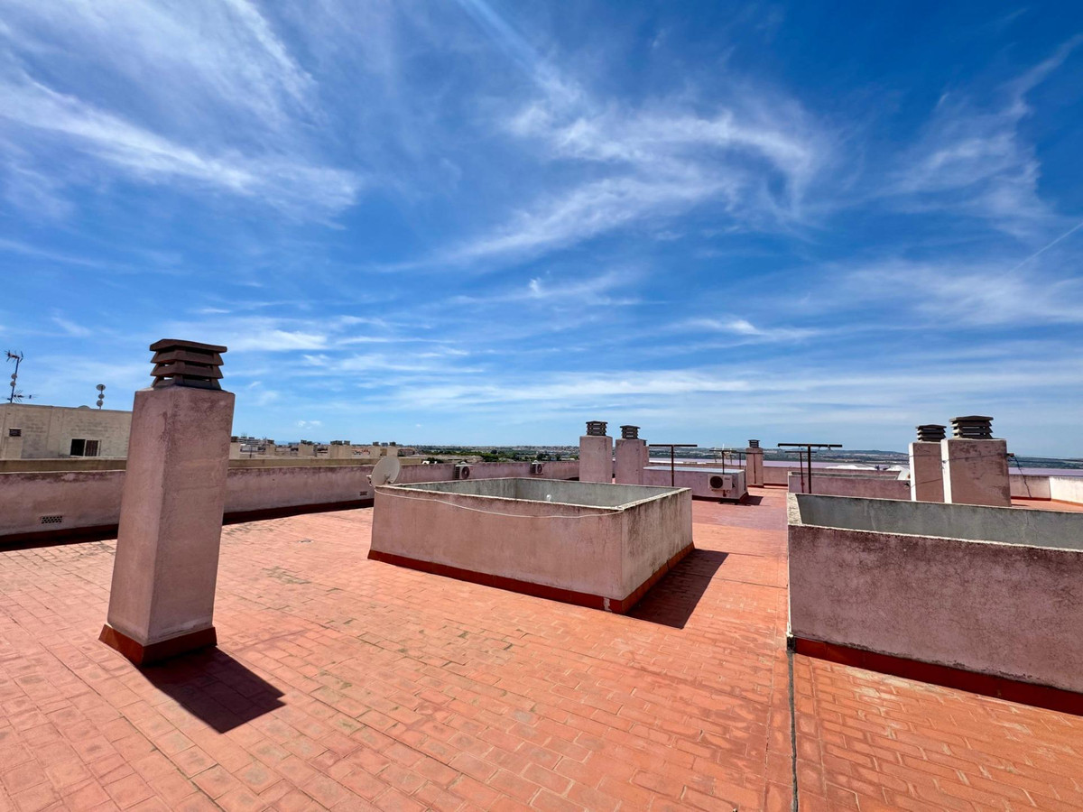 For sale - 2 Bedroom 1 Bathroom Apartment - Penthouse in Torrevieja - Torrevieja Centro  - Alicante