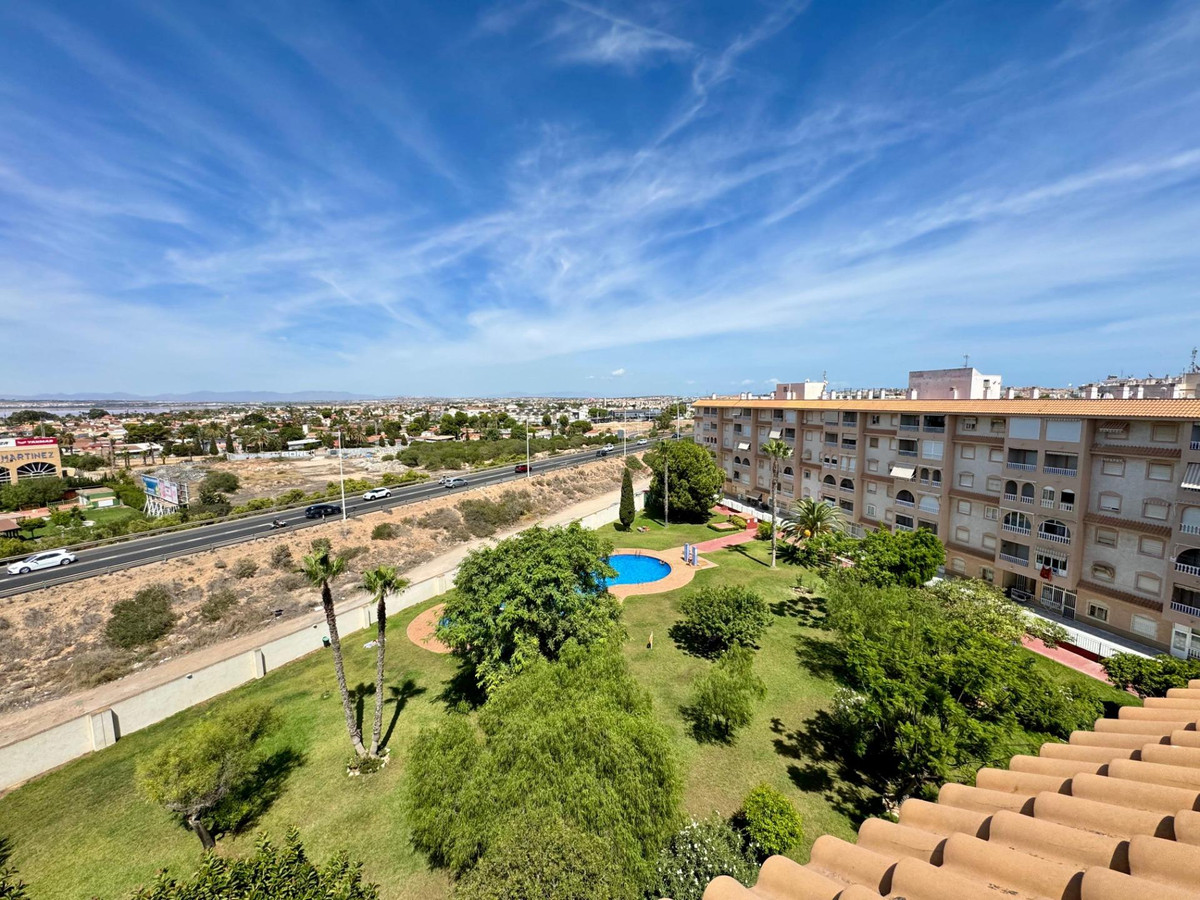 For sale - 2 Bedroom 1 Bathroom Apartment - Penthouse in Torrevieja - Torrevieja Centro  - Alicante