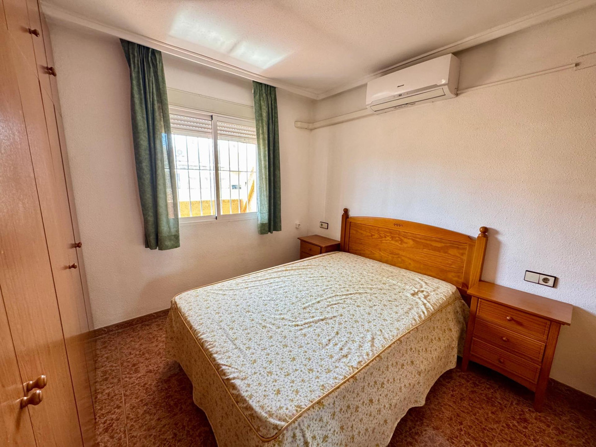 For sale - 2 Bedroom 1 Bathroom Apartment - Penthouse in Torrevieja - Torrevieja Centro  - Alicante