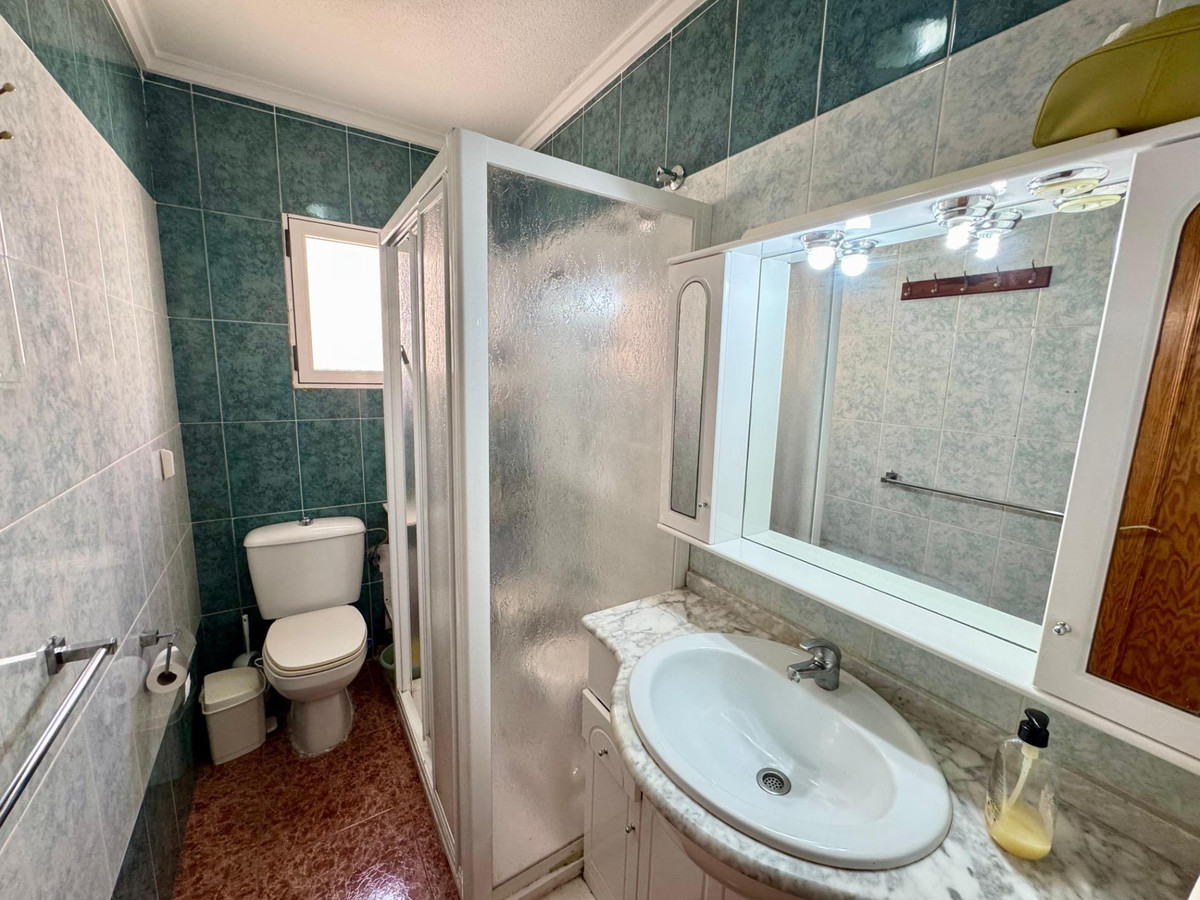 For sale - 2 Bedroom 1 Bathroom Apartment - Penthouse in Torrevieja - Torrevieja Centro  - Alicante
