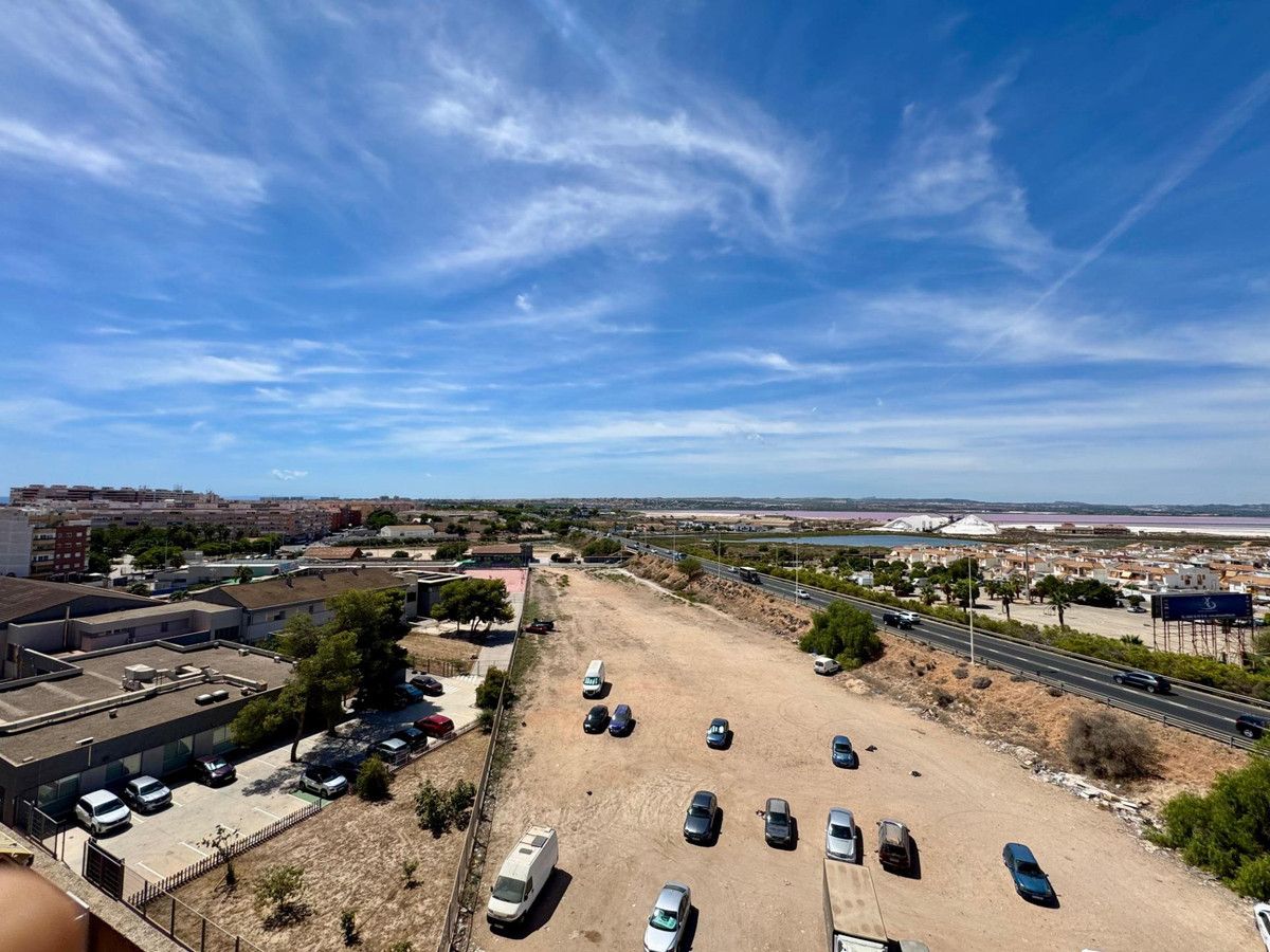 For sale - 2 Bedroom 1 Bathroom Apartment - Penthouse in Torrevieja - Torrevieja Centro  - Alicante