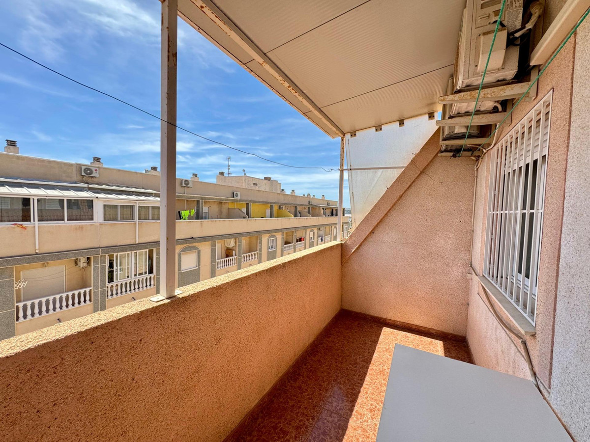 For sale - 2 Bedroom 1 Bathroom Apartment - Penthouse in Torrevieja - Torrevieja Centro  - Alicante
