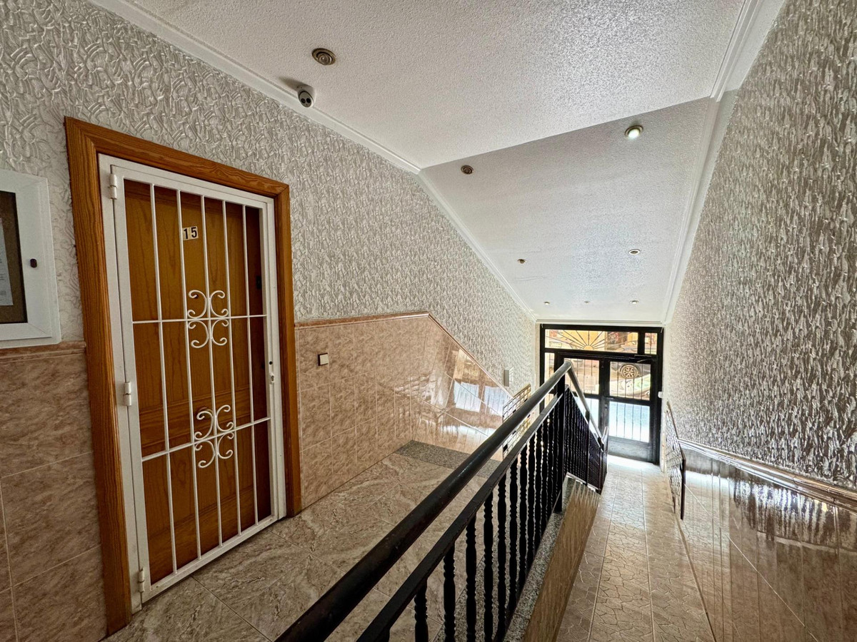 For sale - 2 Bedroom 1 Bathroom Apartment - Penthouse in Torrevieja - Torrevieja Centro  - Alicante