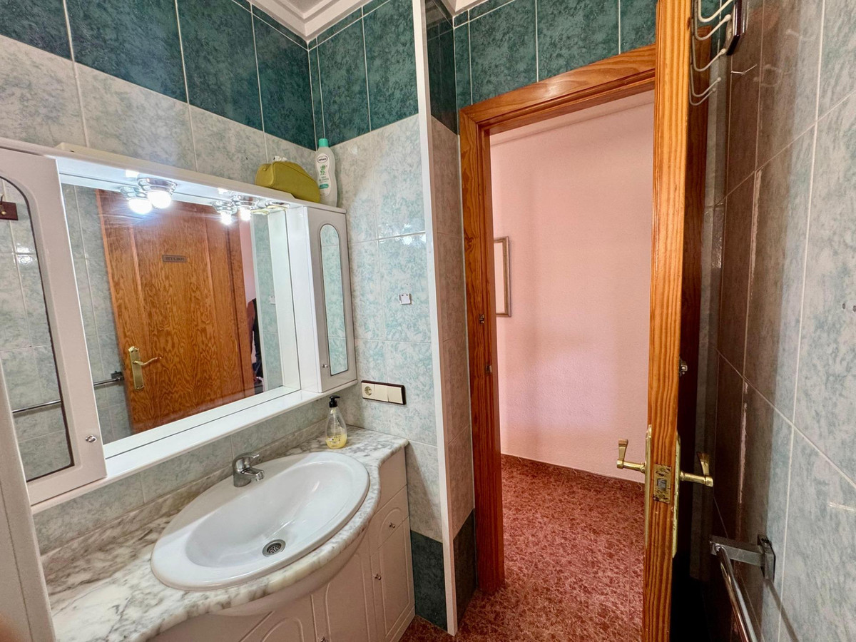 For sale - 2 Bedroom 1 Bathroom Apartment - Penthouse in Torrevieja - Torrevieja Centro  - Alicante