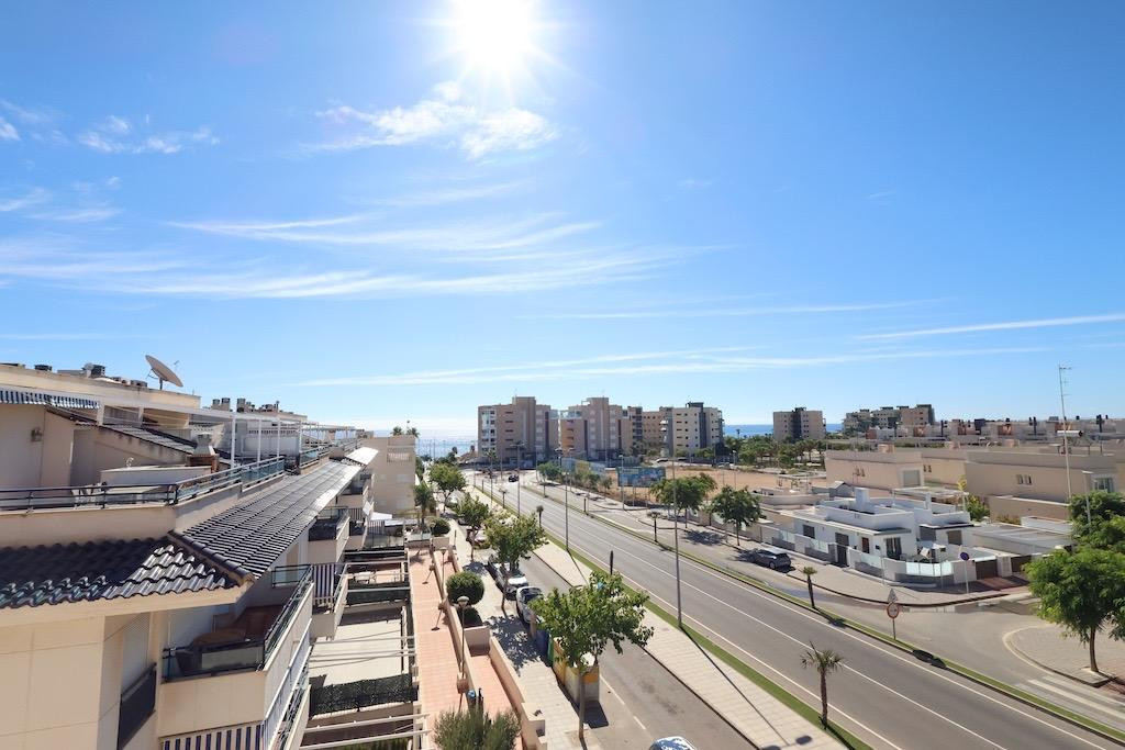 For sale - 2 Bedroom 2 Bathroom Apartment - Penthouse in Orihuela - Mil Palmeras  - Alicante