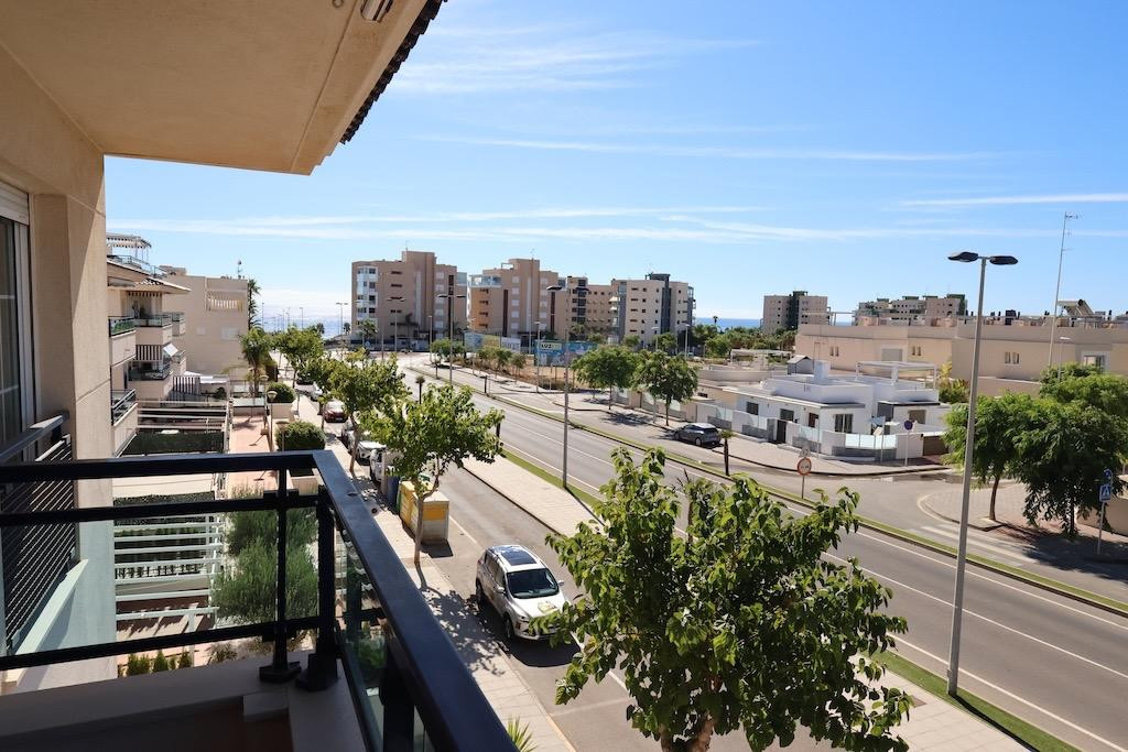For sale - 2 Bedroom 2 Bathroom Apartment - Penthouse in Orihuela - Mil Palmeras  - Alicante