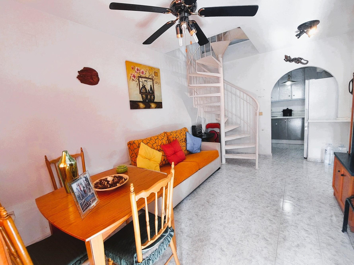 For sale - 2 Bedroom 1 Bathroom House - Penthouse in Playa Flamenca - Playa Flamenca  - Alicante
