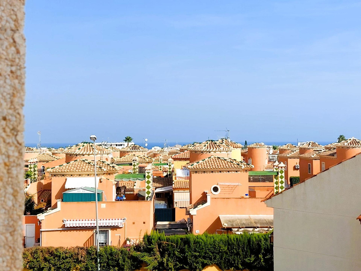 For sale - 2 Bedroom 1 Bathroom House - Penthouse in Playa Flamenca - Playa Flamenca  - Alicante