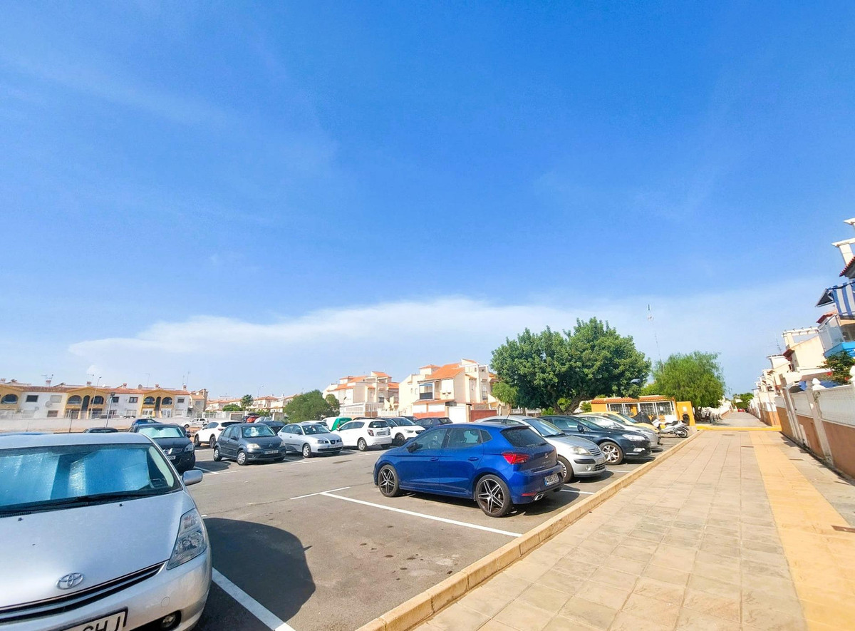 For sale - 2 Bedroom 1 Bathroom House - Penthouse in Playa Flamenca - Playa Flamenca  - Alicante