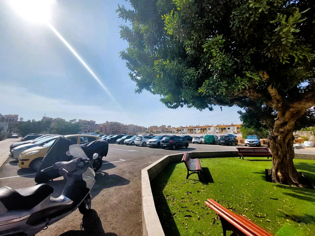 For sale - 2 Bedroom 1 Bathroom House - Penthouse in Playa Flamenca - Playa Flamenca  - Alicante