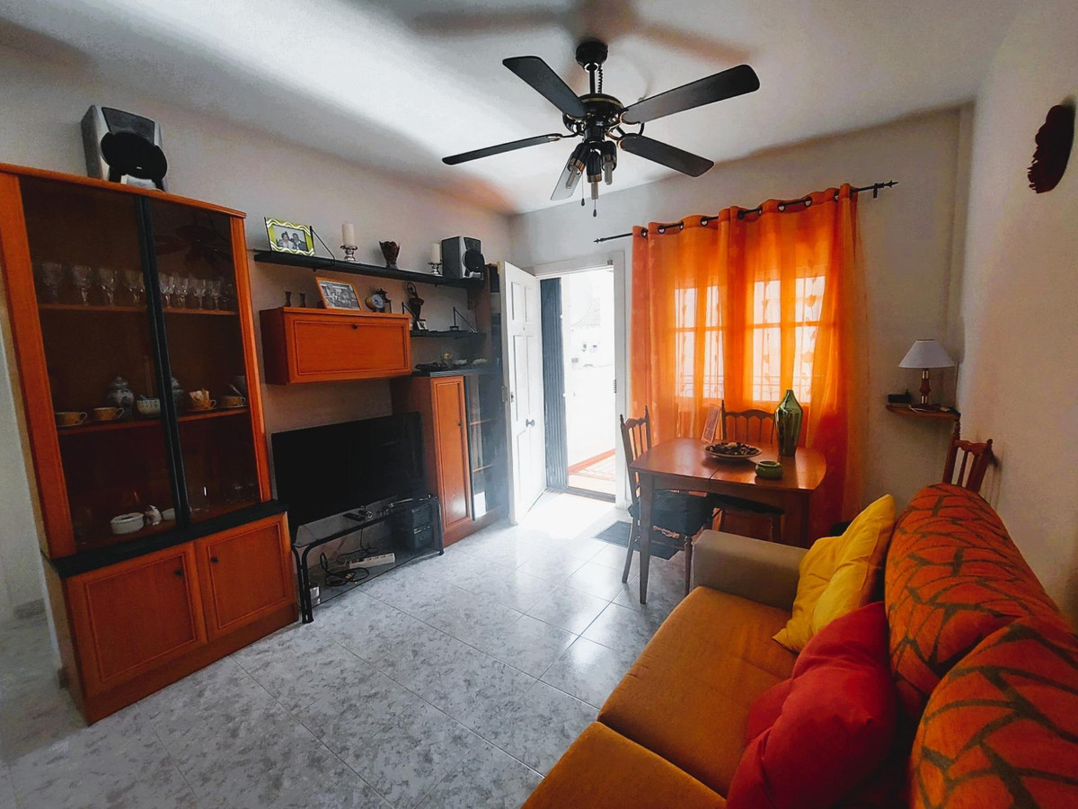 For sale - 2 Bedroom 1 Bathroom House - Penthouse in Playa Flamenca - Playa Flamenca  - Alicante