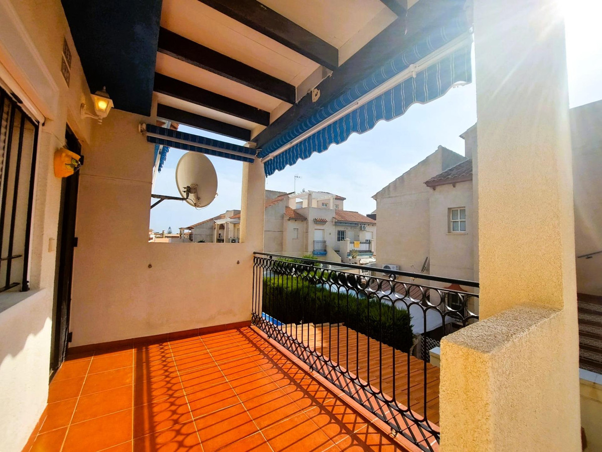 For sale - 2 Bedroom 1 Bathroom House - Penthouse in Playa Flamenca - Playa Flamenca  - Alicante