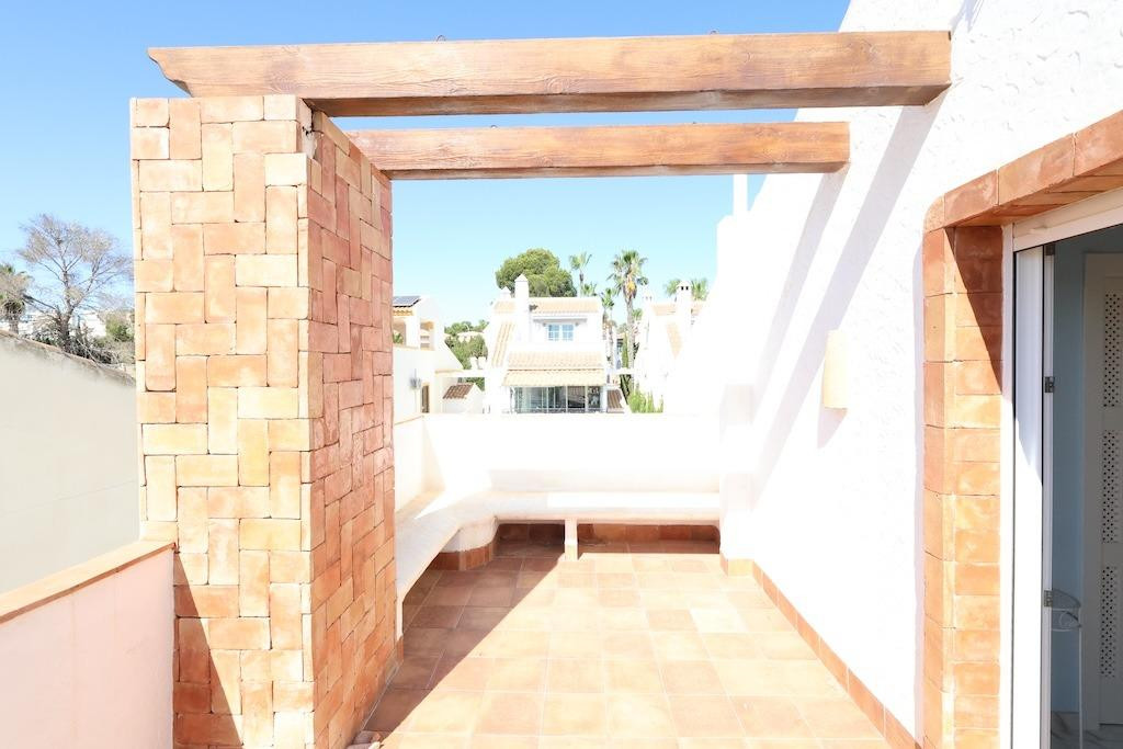 For sale - 4 Bedroom 3 Bathroom House - Detached Villa in Orihuela - Villamartin  - Alicante