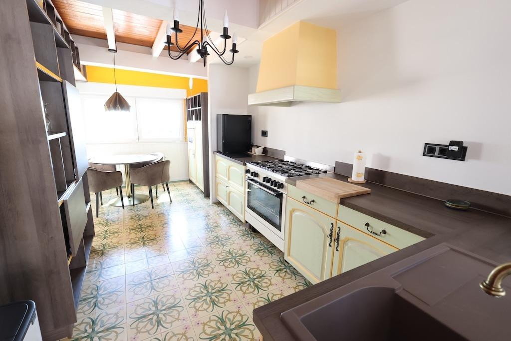 For sale - 4 Bedroom 3 Bathroom House - Detached Villa in Orihuela - Villamartin  - Alicante