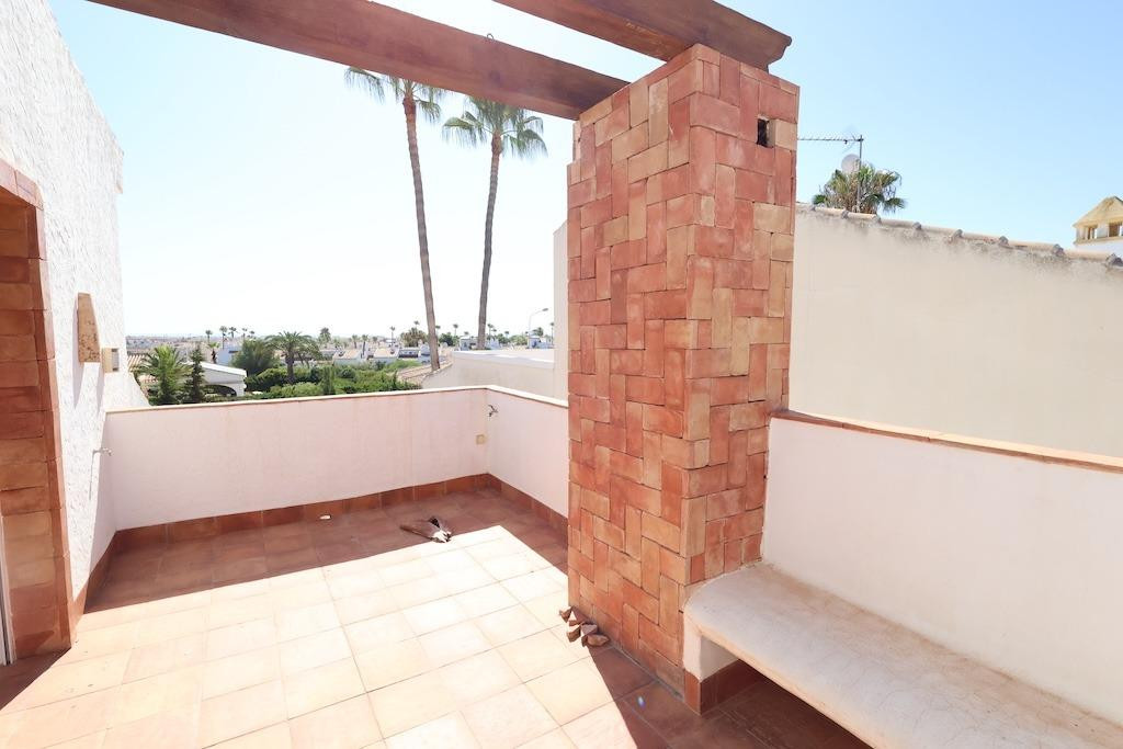 For sale - 4 Bedroom 3 Bathroom House - Detached Villa in Orihuela - Villamartin  - Alicante