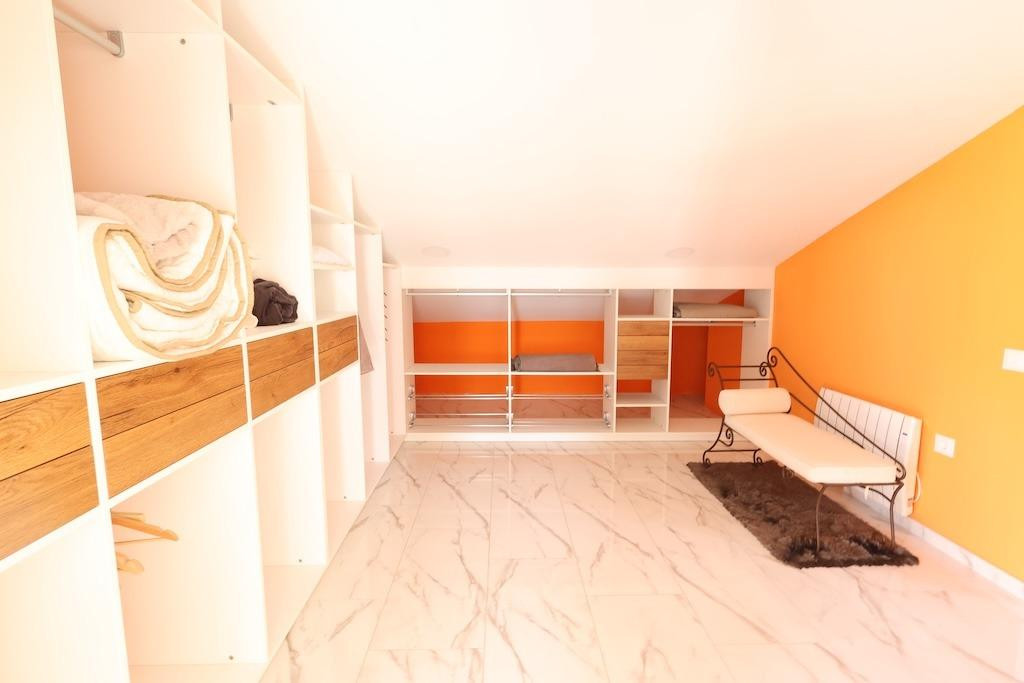 For sale - 4 Bedroom 3 Bathroom House - Detached Villa in Orihuela - Villamartin  - Alicante