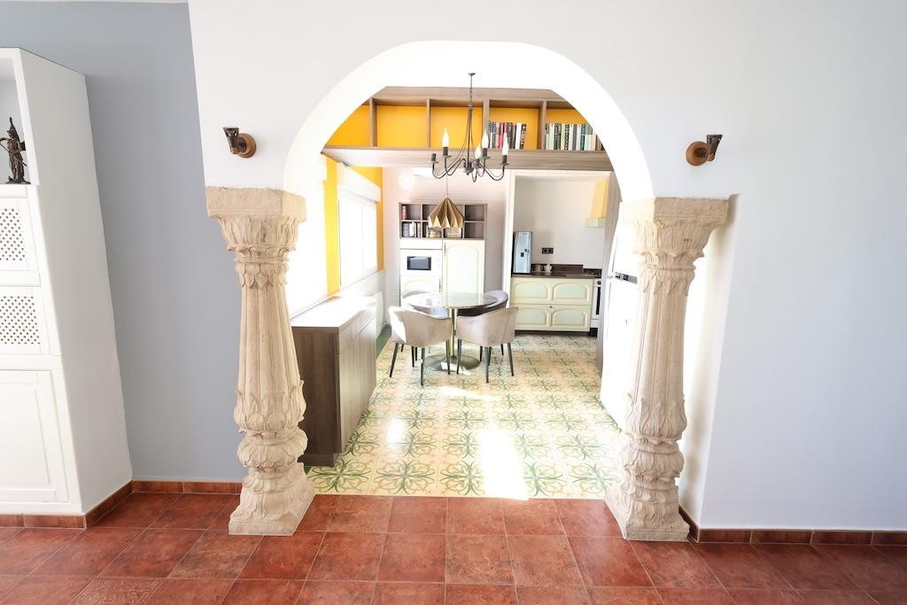 For sale - 4 Bedroom 3 Bathroom House - Detached Villa in Orihuela - Villamartin  - Alicante