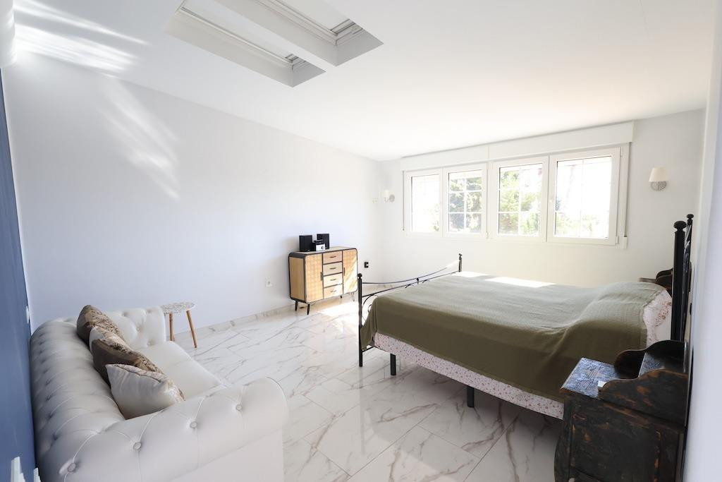 For sale - 4 Bedroom 3 Bathroom House - Detached Villa in Orihuela - Villamartin  - Alicante