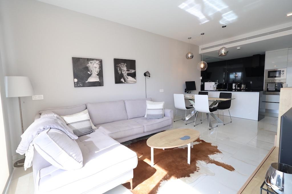 For sale - 2 Bedroom 2 Bathroom Apartment - Middle Floor Apartment in Orihuela - Orihuela Costa  - Alicante